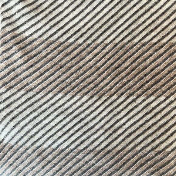 Hugh neck Cream/beige/gray soft sweater. Size XS but fits more like S/M - Picture 2 of 2